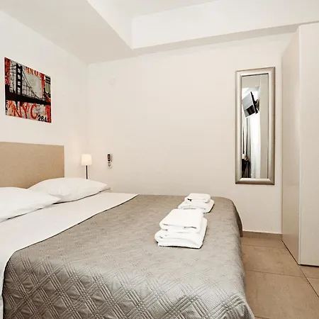 Centrooms Kovac Pensionat 4*
