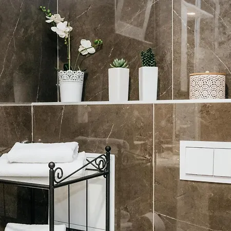 Centrooms Kovac Vendégház 4*